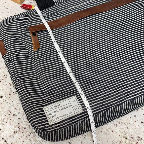 ♥️ 3/$30 Touch of Modern MacBook Laptop Case w/ iPad Pocket EUC - Picture 4 of 6